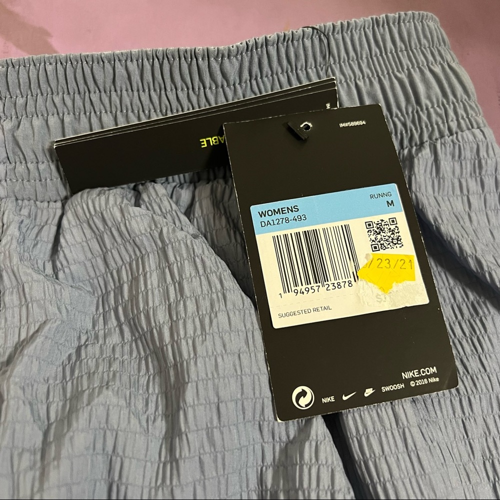 Nike Women’s Packable Running Pants - Picture 8 of 9
